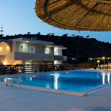 アパート Three Stars カルパトス