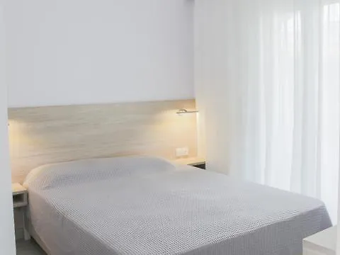 Three Stars Apartment *